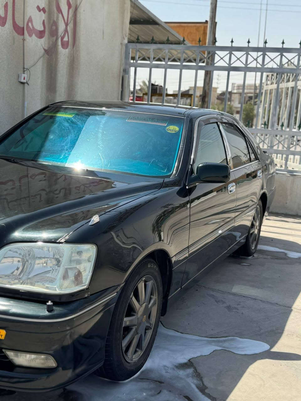 السلام عليكم كرون ملكه البيع ومراوس حسب قناعه موديل 2000 دخول جديد قرار 48 رقم بصره دولي مكينه ديفور كبير كير خارطه مرقوب 3 دكم كرستال اصل  تخم تاير حداده كله جديد ع وضع شريكه سياره كصه قماره ولباقي كفاله عامه السعر 120 وبيها مجال العنوان البصره الزبير رقم لهاتف ***********
