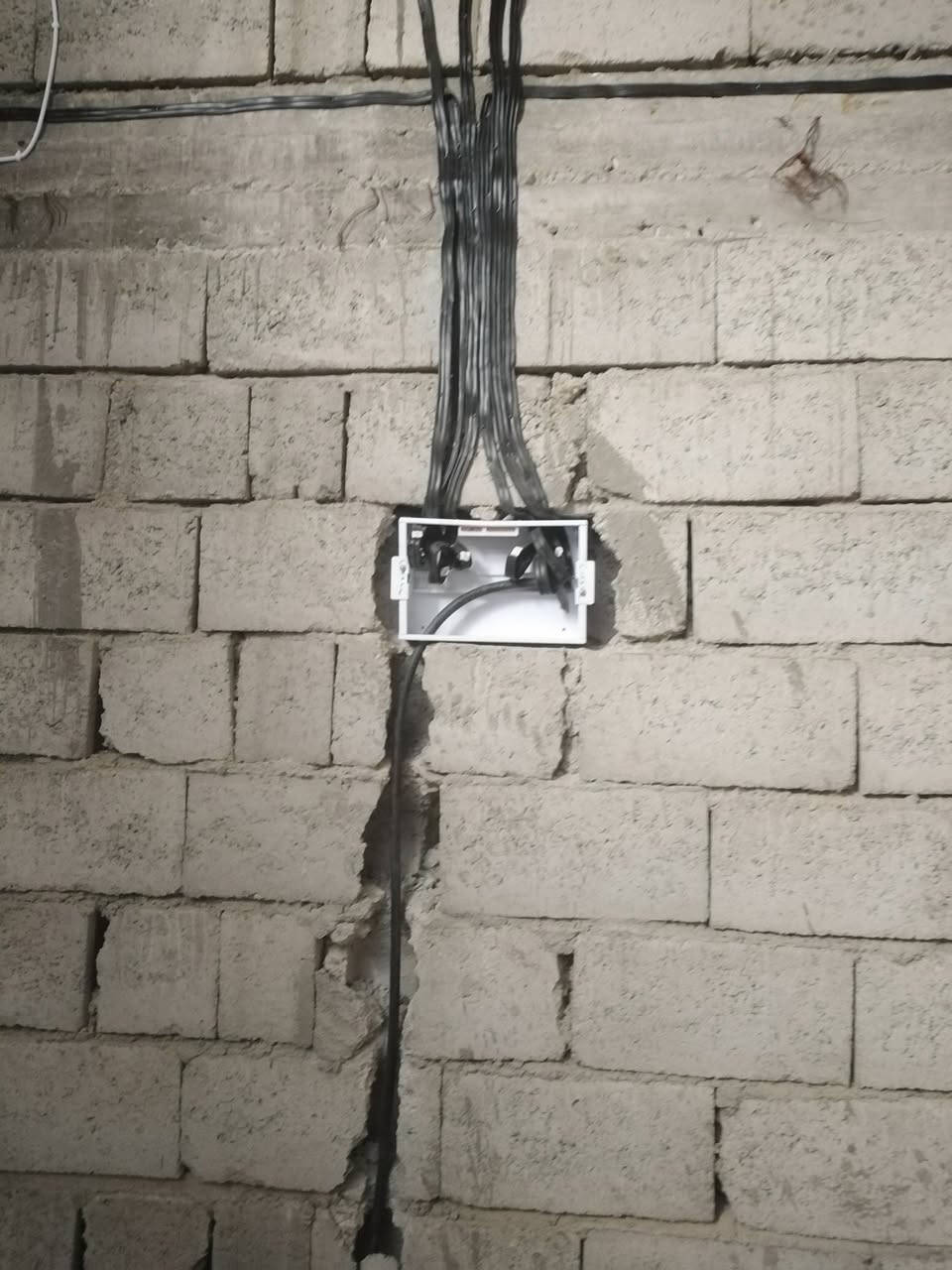 اصطه تسيس كهربامتفرغ عام شقل فول وكدام العين ربط وطني 
وبسعر مناسب ***********
