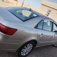 سوناتا 2010 أمريكي بدون ضرر كلين عدى شخط في باب النفر  السعر المطلوب 1...