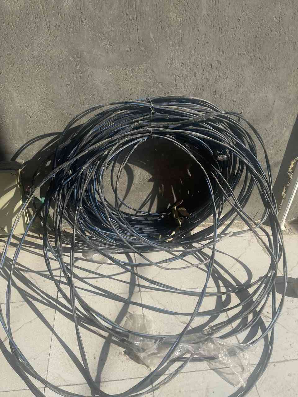 ⚡ بيع سريع – كيبل كهربائي ⚡

كيبل كهربائي تركي أصلي
📏 الطول: 100 متر
💰 السعر: المتر بـ 2000 دينار

✅ مستعمل ونظيف
✅ جاهز للتسليم

📍 المكان: …وردية خارج 
📞 للتواصل خاص أو اتصال ***********

البيع للجادين فقط 👍
