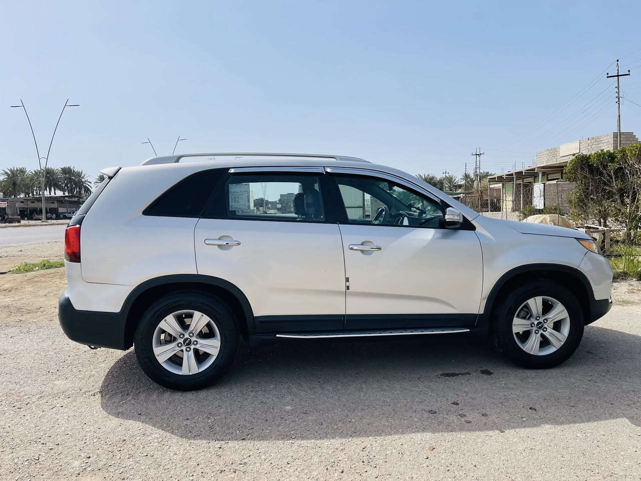 سلام عليكم سيارة سورنتو مديل 2011 خمسة راكب وارد امريكي حادث السيارة 3 قطع باب ورة عكس السايق وجامرلغ عكس السايق خلف وصندوك السيارة نضيفة باسمي تخم تاير وباتري وصدر جديد كشنات مدوشمه جلد ارضية جلد مكينه 2400 اربعة سلندر دوش  مكينه خير من الله لا تنقيص ولا تبخير السعر 130 وبيه  العنوان ديالى بعقوبة مجال للاستفسار الاتصال على الرقم ‭٠٧٨١ ٩٨٨ ٠١١٨‬
