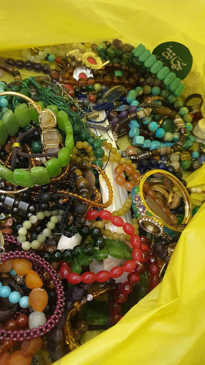 كيلو ب٥٠  اصلي احجار كريمه وخرز هم متو فرة ٢٠٠ خرزه


**إذا كنت صاحب هذا الإعلان وتريد حذفه لأي سبب، رجاءا أرسل رسالة إلى الدعم الفني**