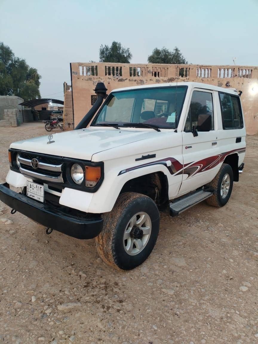 السلام وعليكم للبيع ربع موديل 1987 رقم بغداد شرط التحويل 
محرك ونجي كير محرك شاصي كله شرط كهربايات كلها شغاله شاشا جام كهربائي السياره لوي مصبوغه عام المكان ديالئ العضيم والشراي يدلل  مكلف بل نشر *********** /***********
