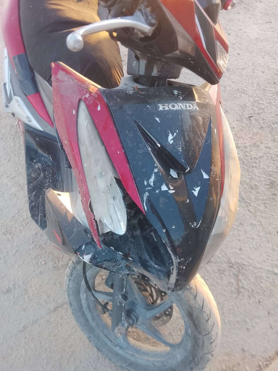 سلام عليكم دراجه هوندة يباني الدراجه ع بلادي كلشي ممبدل بيها سرعتها 140دراجه خير من الله نوزل وفيت بم بيها بس الوجه الجامة مال لايت مكسور فقط للبيع اومراوس
عنواني بغداد الدورة 
السعر 350


**إذا كنت صاحب هذا الإعلان وتريد حذفه لأي سبب، رجاءا أرسل رسالة إلى الدعم الفني**