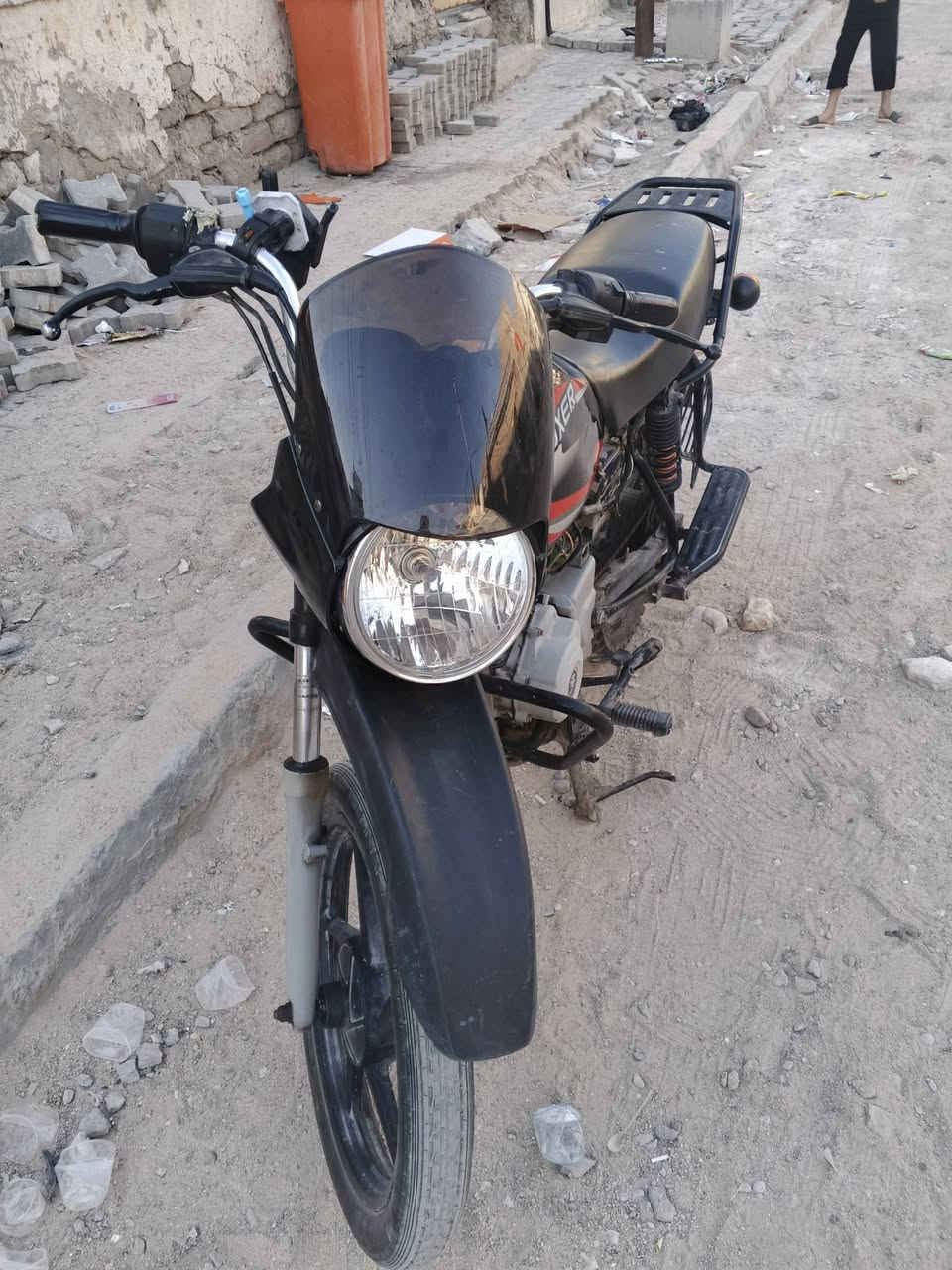 دراجه بوكسر مديل 20 باجاج جبلي اوراق اصولي دراجه نضيفه ويرادله ترتيب بصيط رايده ب1100 مليون وميه ومجال بصيط بيه رقم تواصل *********** واتساب فقط
