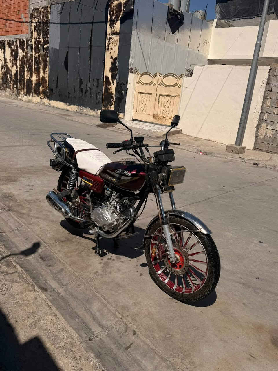 السلام عليكم دراجه للبيع نامه برو محرك ١٥٠ موديل ٢٥ محرك ما مفتوح منفيس موجود دراجه جديده لوك كهربائيات شغاله سعر ٦٥٠ وبي مجال مكاني كركوك حي النصر *********** ///***********
