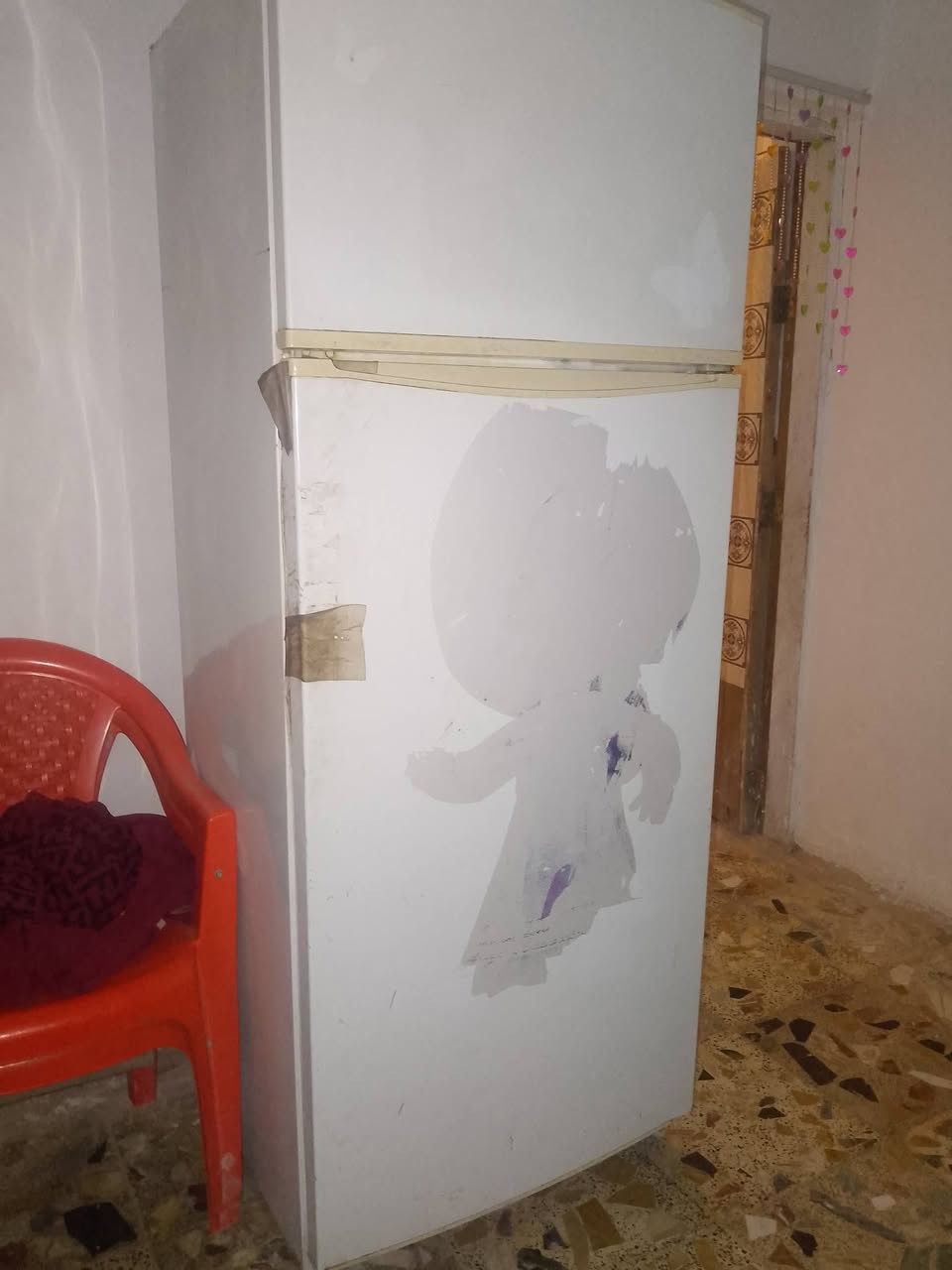 للبيع ثلاجه تجميد فول نقصهه بس لاستيك مال باب سعرهه 80 وسياره 20 ثنينهن بيهن مجال بلخدمه رقم ***********
