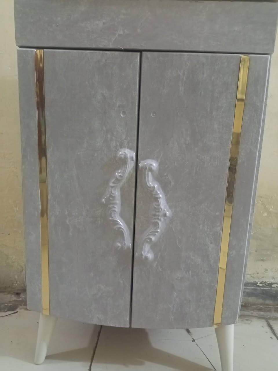 كومديات وجزامه للبيع مكاني ناصرية مركز
الازرق ب60 تفصال
الاصفر ب60 تفصال 
الجزامة ب50
مكاني ناصرية مركز


**إذا كنت صاحب هذا الإعلان وتريد حذفه لأي سبب، رجاءا أرسل رسالة إلى الدعم الفني**