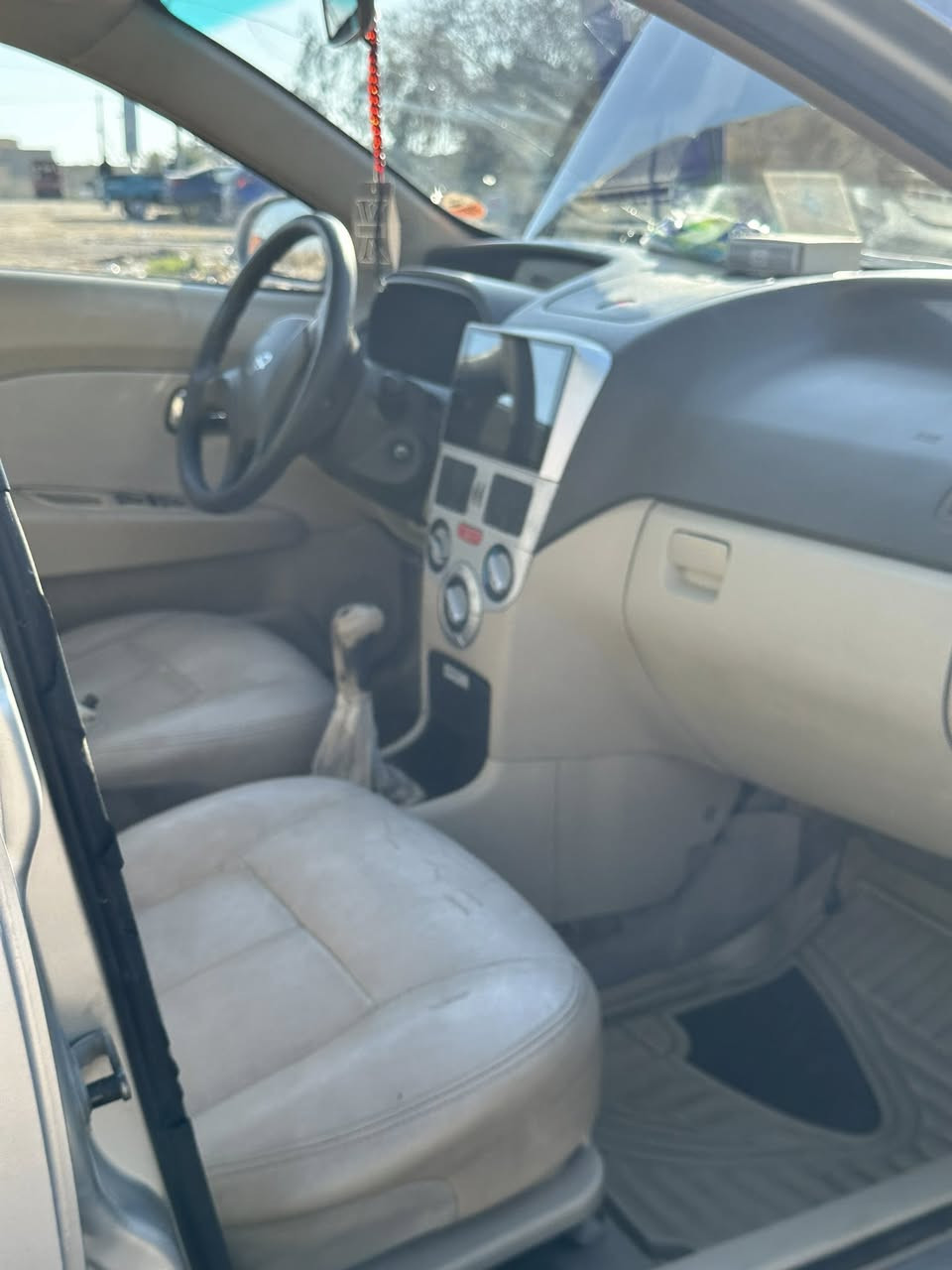 السلام عليكم شيري فلاوين البيع موديل 11 رقم بغداد بسمي سنويه ال30 جديد كفاله لا ضربه ولا ضبغ كير مكينه خير من الله حداديه امامي خلفي جديد كهرباىيات كله شغال باتري جديد. تخم تاير جديد قبل شهرين شادهن كشناته نضيفه شاشه تبريد شغال الاستفسار اكثر 
***********
بابل الاسكندريه
السعر32 بيه مجال
