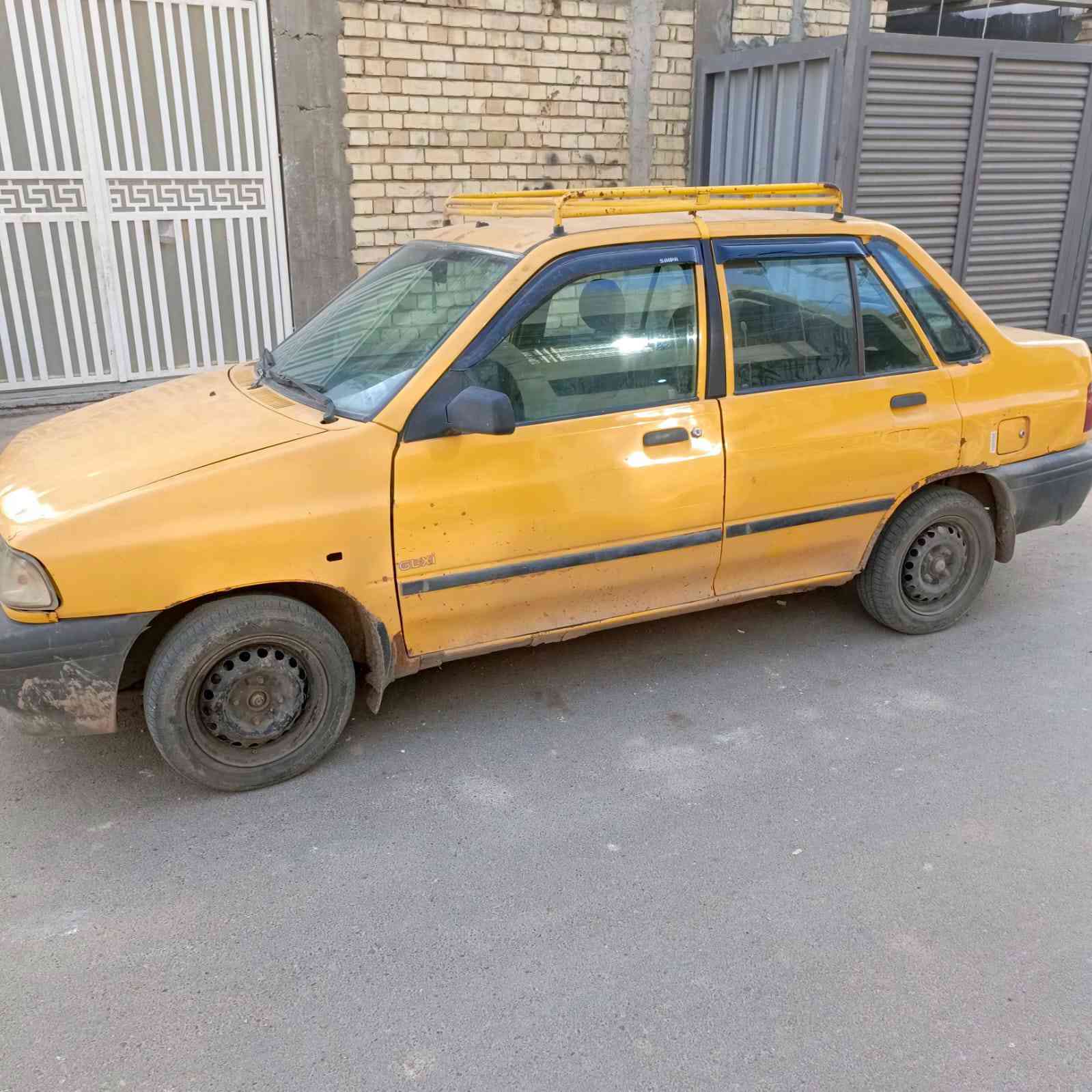 سايبه للبيع موديل ١١ مكينه كير جدد شواصي بلاديه بيها نقوصات بصيطه ولكشر شوف العين السياره بسمي سنويه هزه جديده عنوان بغداد الثعالبة ***********
