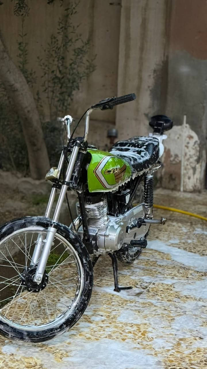 للبيع كلك تعمر ٢٥ 
مكينه هوندا مفتوحه ولفات ابيع كوم حديد 
((الراسطه مو وياه ))
اطيك باكستانيه 
مكاني دوانيه مركز رقمي ***********
