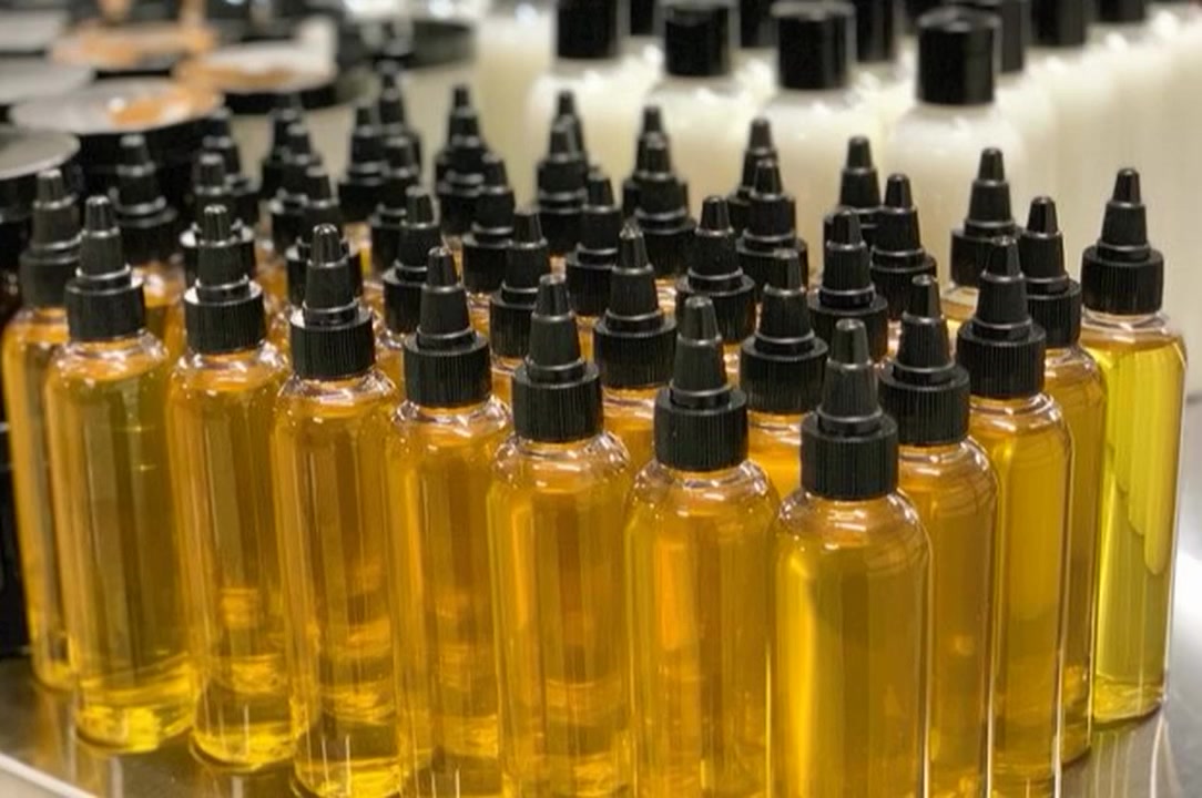 تونر مائي غني الأحماض الأمينية المواد الي تعيد بناء الشعرة ويساعد على انبات 32الف الى 38 الف شعرة خلال 3 أشهر فقط
علبتين ثالثة مجانا يكفي كورس كامل
ب 17 الف فقط
هذا التونر  حتى إذا وقفتي استعمال ما يرجع يتساقط ابدا
هذا التونر يختلف عن المينوكسديل اختلاف جذري
وطبعا رح يكون بدرجة ph مناسبة لفروة الرأس ويكون امتصاصة افضل من الزيوت
الزيوت تكون أقل امتصاص  ومن تغسلوها تجلب بالشعر ورح يوكع بعد أكثر بسبب الغسل لهذا صممت التونر هذا خفيف وسريع ب الامتصاص
مستعدين لتجهيز الصالونات والمراكز أيضا بنظام الجملة


**إذا كنت صاحب هذا الإعلان وتريد حذفه لأي سبب، رجاءا أرسل رسالة إلى الدعم الفني**