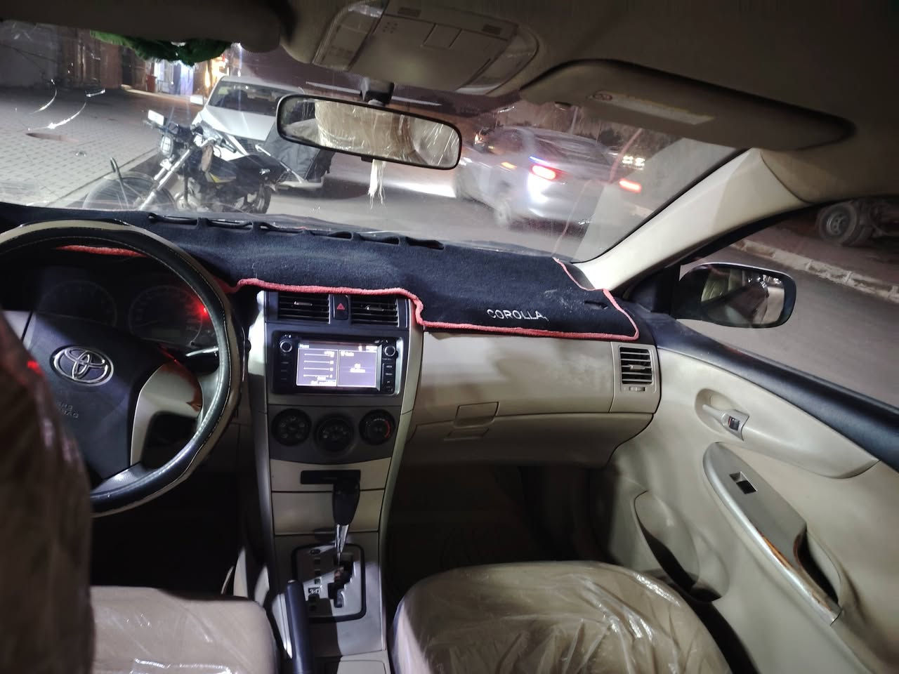 للبيع كورلا موديل ٢٠١٢ وارد خليجي بيه جاملغ خلفي وبابين صبغ محرك 18 كير محرك شرط هزه جديده  سنويه جديد صدر جديد تايرات اربعه جديد السعر المطلوب ١٠٧ بيه مجال الشراي يتصل على *********** مكان السياره العلم اربيضه
