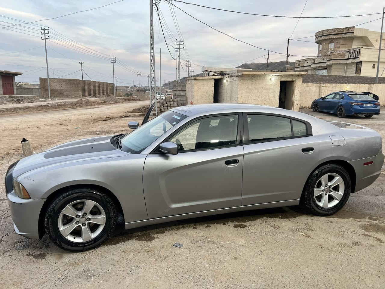 جارجر 2014 كصة   متومة اربيل طبق الاصل شرط حاسبه 
كير كفاله 
محرك 3600 كفاله 
تبريد ثلج
حداديه فول
كيج 260 
اوتو ايكو  
غرفتها حلوه 
داخل فول شاشه زغيرة
السياره خير من الله السعر 55

ويرهم مراوس حسب القناعة

الاتصال***********
