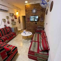 تتوفر شقة مؤثثة صغيرونة للايجار مؤثثة جاهزة غرفة و صالة و خدمات تصلح س...