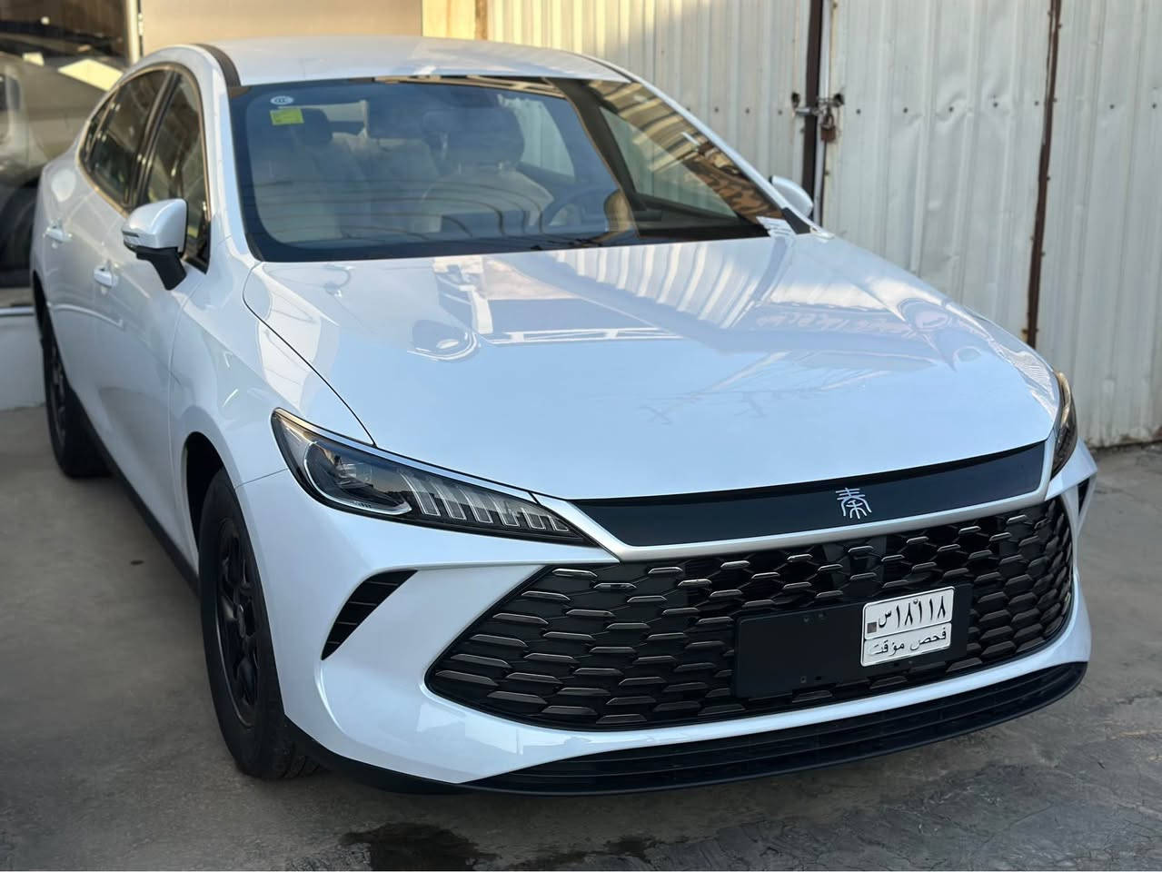 🚗 للبيع 

– BYD Qin Plus (چن بلاس) موديل 2025 – زيرو

•   🛣️  المسافة المقطوعة    - زيرووو
------------------------------------------------------------ 
💰 السعر:  19850 مليون عراقي  مرقم بغداد       

بي واي دي او 2025 او جن بلاص
✅ المواصفات :

‼️‼️داخل زيتوني المميز
 
📦 الحالة: زيرو (جديدة بالكامل)
🌏 الوارد: الصين

🛞 الويل: 17 إنش
محرك 1.5 لتر 4 سلندر بنزين + محرك كهربائي (Plug-in Hybrid)
• نظام هايبرد قابل للشحن (Plug-in) مع إمكانية القيادة على الكهرباء بالكامل
• ناقل حركة أوتوماتيك E-CVT
• أوضاع قيادة متعددة (EV / Hybrid / Eco / Sport)
• شاشة وسطية كبيرة تعمل باللمس
• عدادات رقمية كاملة
• نظام Apple CarPlay & Android Auto
• كاميرا خلفية 
• تشغيل بصمة + دخول ذكي
• مثبت سرعة
• نظام المحافظة على المسار
• تحذير من التصادم الأمامي
• نظام ABS + مانع انزلاق + ثبات إلكتروني
• مراقبة ضغط الإطارات
• وسائد هوائية متعددة
• مكيف أوتوماتيك
• مصابيح LED أمامية وخلفية
• شحن منزلي + دعم الشحن السريع
• نظام استرجاع الطاقة أثناء الكبح
• مساحة واسعة لـ 5 ركاب وصندوق أمتعة عملي

للاستفسار والاتصال 
*********** بغداد, العراق
