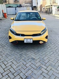 شباب فورتي ٢٣ امريكي باب سايق وجاملق امامي ٠٧٧١٢٢٣٥٦١٣