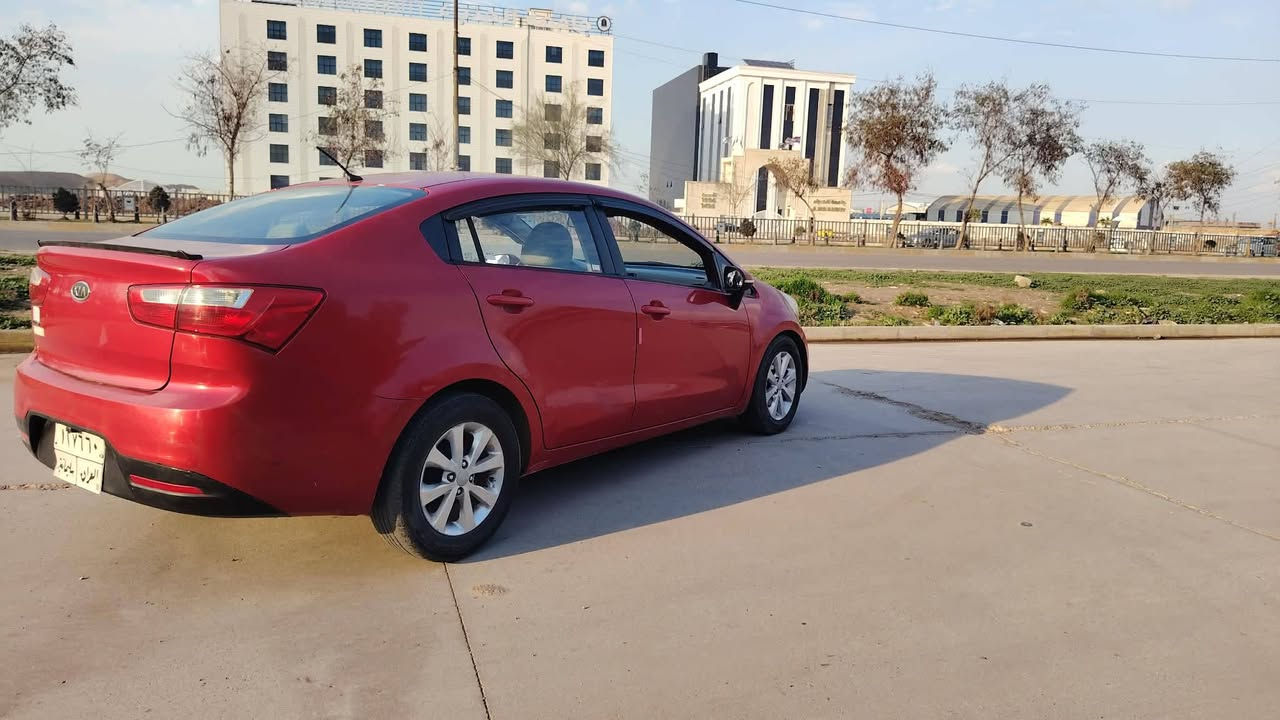 كيا ريو 2012 وارد خليجي
مكينه 16 دوش شرط هي والكير 
تحكمات ستيرن مري شفط واشاير بيهم كامره خلفيه بس مفصوله 
نضام تقليل صرف بانزين ECO
شرط بدون دوانز وعلبانزين العادي 
حماوتها ثابته عليها ادامه من راديتر وملحقاته
السعر 88 وبيها مجال اتصل ودلل 
***********
***********
