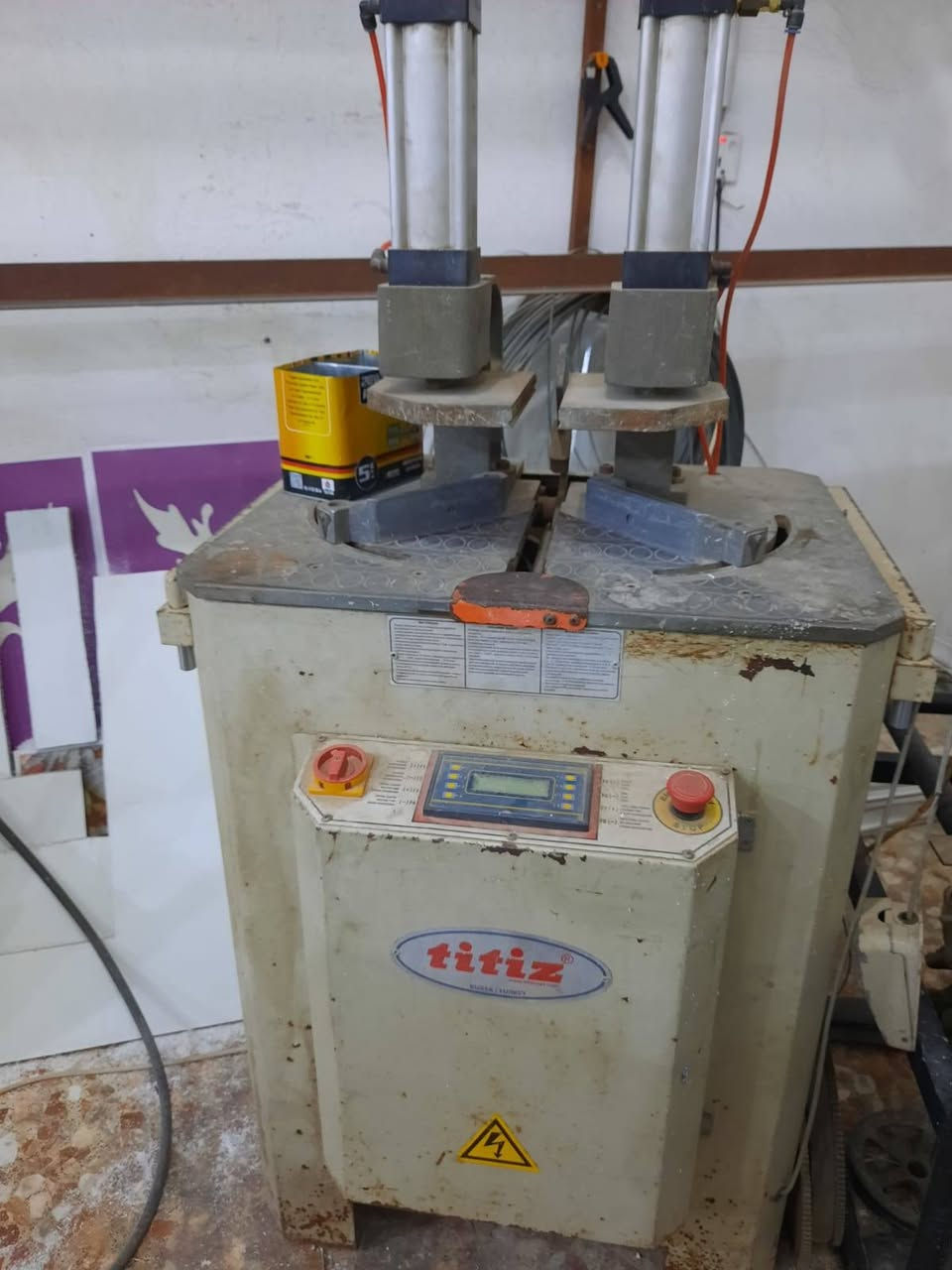معمل PVC تركي سنكل فيز للبيع السعر بل يرضي الله والمعقول مكاني نجف
***********
