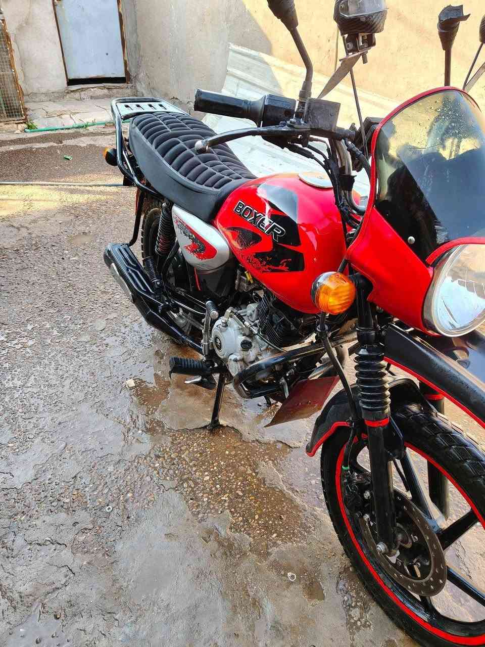 السلام عليكم دراجه بوكسر جبل موديل 22 شهر 11 دراجه نضيفه اي نقص مابيه تجفية جديد مكينه ناعمه رقم بغداد نكليزي 
السعر  مليونين  500 
المكان بغداد البياع 
رقم ‏‪0783 868 4913‬‏
