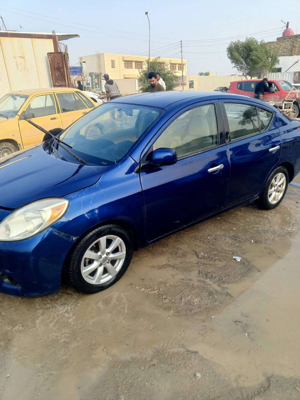 اسلام عليكم للبيع نيسان فيرساموديل12محرك كيرجديد بيها جاملغ خلف السايق صبغ فقط  والباقي كفاله سنويه 28 السعر 70 وبيها مجال مكان السياره ديوانيه إتصال ***********
