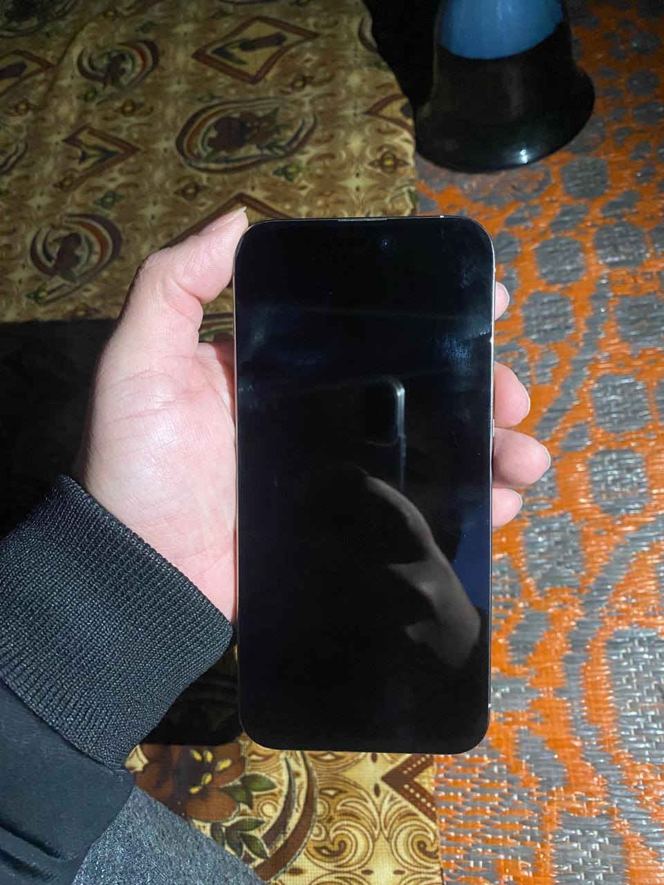 السلام عليكم
للبيع او مراوسه بايفون 
15 برو ماكس 
شرق الوسط 
ZA
دبل سيم 
ذكره 256
نظافه 95%
فقط مبدل شاشه 
اتواصل واتساب 
***********
