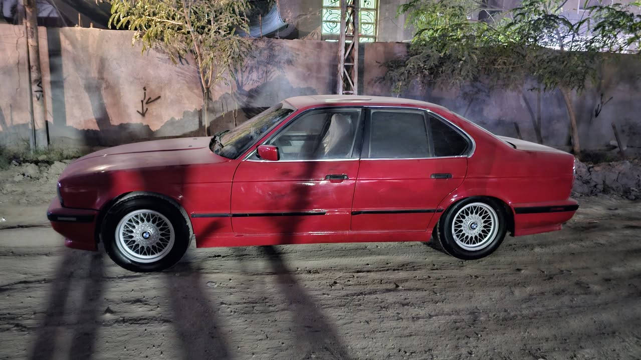 السلام عليكم مطلوب صقر مرتبه مراوس  
٥٢٥ رقم بغداد بأسمي

منظومه تبريد كامله جديده

غرفه جديده 

صبغتها قبل شهرين فرن ولسه ممبولشها

كهربائياتها ومكينه وكير كامله مكمله
مروحه راديتر جديده درجه اولى 
ومحور مروحتها كهرباء يعني تبريد ثلج وحماوة ثابته نص 

غرفة اخت الجديده لون ابيض وكشنات جلد وارضيه مدوشمه جلد

لايت زنون عالي ناصي والناصي شادله عدسه

ويل خليه حجم ١٦

فتحه

تخم تاير جديد هالشهر شديته 

كاردن جديد 

ومكاني حله


**إذا كنت صاحب هذا الإعلان وتريد حذفه لأي سبب، رجاءا أرسل رسالة إلى الدعم الفني**