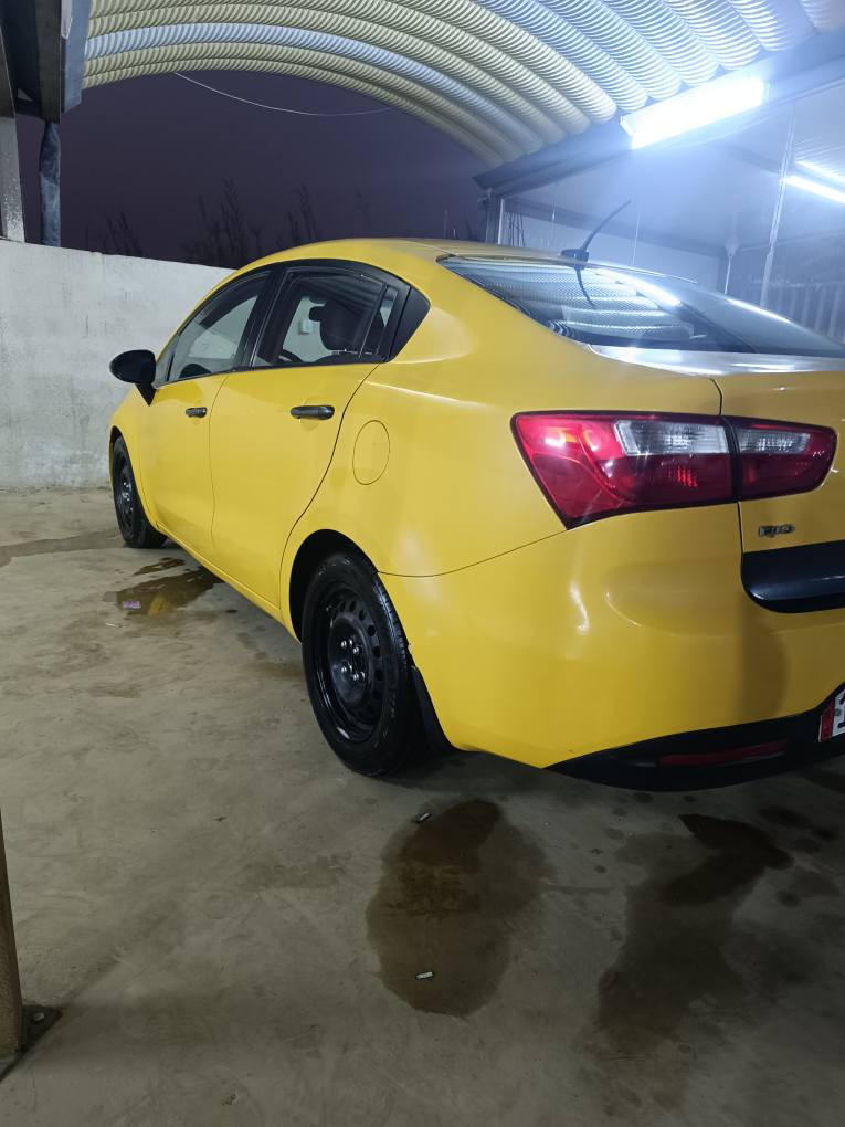 السعر 78 بيهه مجال كلش قليل حك الجيه 
سلام عليكم اخواني الكرام كيا ريو موديل 2012 وارد امريكي ماشي 172 كيلو متر سياره استوردتهه على أيدي حتى كتلوك الشركه بيهه سياره جاهزة بوجهك للشارع ما مشتغله تكسي كير أو مكينه صدر خلفي أمامي كله جديد تخم تاير باتري جديد سياره حلوه اوجاهزه مواصفات جام اوتو تحكم ستيرن تتفئه بل كشنات كير اوتو عادي رقم بغداد دولي الجديد مصفره هيئة أو غرامت سنويه 2030 تحويل مباشره مكاني بغداد أي استفسار اتصل على رقم *********** ما متواجد على فيسبوك بغداد, العراق
