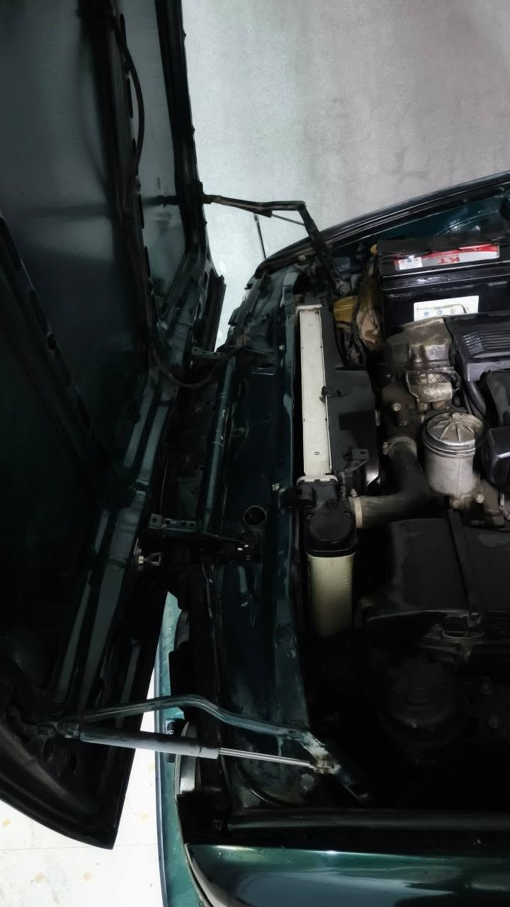 BMW E34بۆفرۆشتن مودیل 91 مەکینە بیلاد520کەپس دجیتەل سمس گیرحادی تەبرید جوار جام کارەبا ئاوینە کارەبا سوکان شەفت پیشو پشت M هەمووشتی نویە تا2030 باناوی خومە خرامەی لەسەر نیە پیشی کەپسە جەمپەکی خەفیفی پشتی هه یە سەیارەکە زۆر جوانو خاوینە براوە  وەرگەران گیرو مەکینە  تەحویل بەشەرتە نرخی زۆر کونجاوە 50وەرەقە کەمی ماجالی هه یە لەهەولیرم ژمارە ***********فەیبەر وەتسئاپ أربيل, العراق
