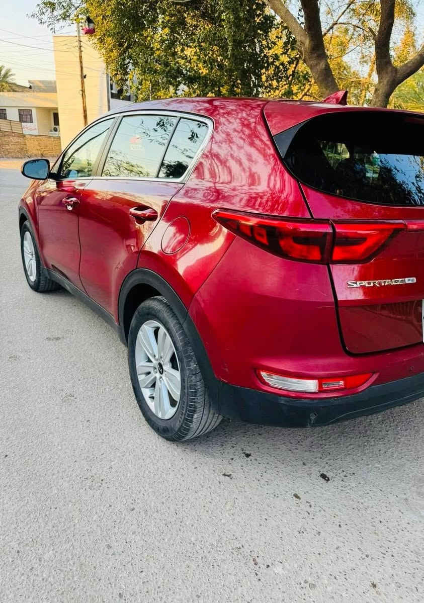 اسبورتج موديل 2018وارد امريكي رقم اربيل الجديد
***********
السعر 153وبيها مجال للشراي 
 سنوية ورقم الجديد تريد تحويل تريد وكاله 
السنويه 2032
مواصفات النص فول 
قطعتين تبريد 
شاشه وسط
تحكمات ستيرن 
3انضمة قياده 
داخل لونين 
محرك 2500المرغوب 
كير محرك مكفول 
ماشيه 30000الف ميل 
الحادث جاملغ خلفي وشبر بل باب الخلفي بارد فقط
