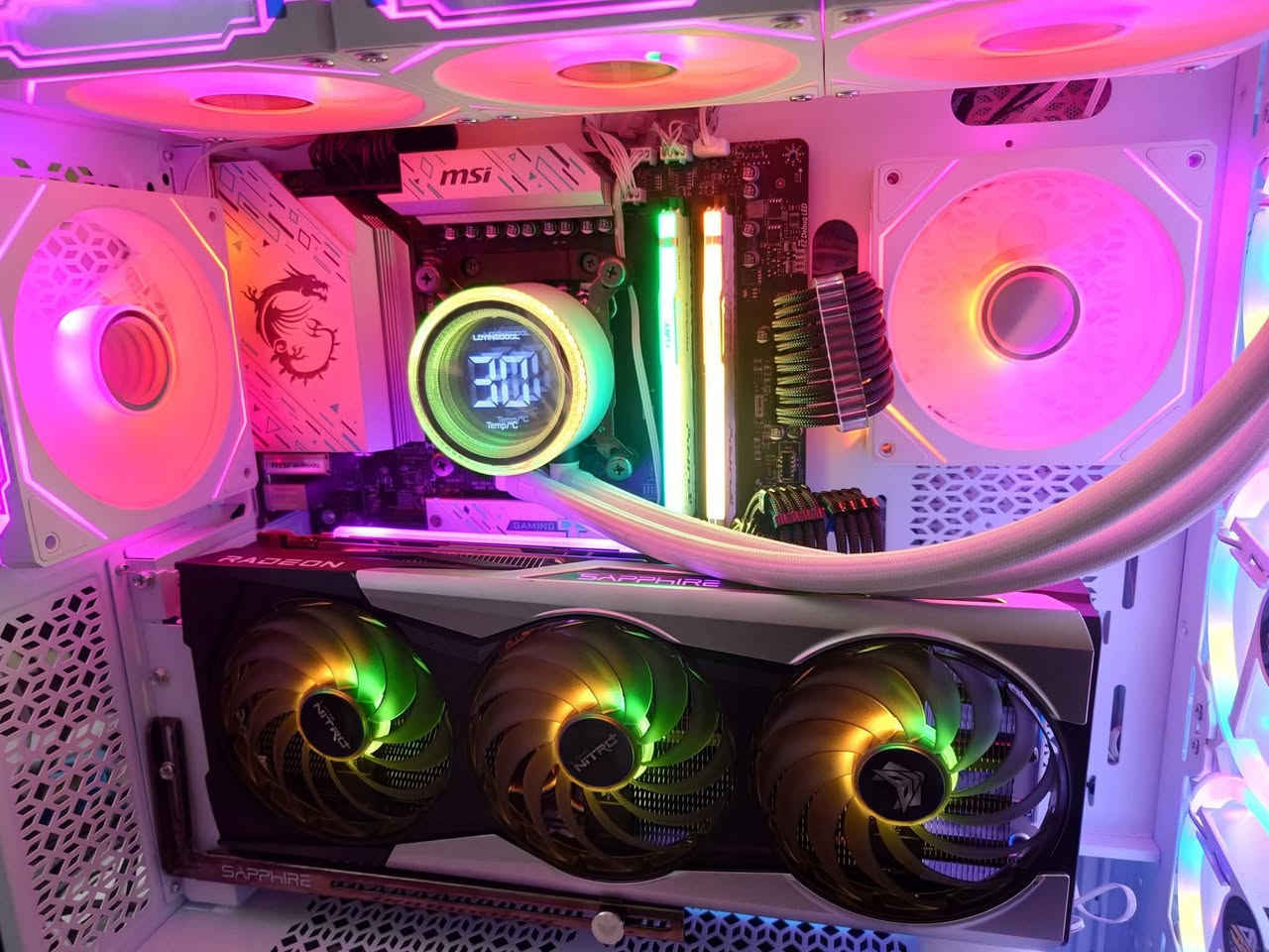 pc gaming كل قطع جديدة 
ضمان على كل القطع 6 اشهر 
السعر مليونين و 300 

CPU: Ryzen 5 9600x tray NEW
 
MB: msi B650m gaming plus wifi6 NEW

Gpu:  rx 6900 xt nitro+ special edition used 

RAM: Kingston fury 2x16 32G  5200hz NEW

Ssd nvme: mass gaming 1T NEW

Pw: Aorus AP750Gm full modular Gold   80plus NEW

Cpucooler: lovingcool 360 liquid cooler degtel display A-RGB NEW

Display 7in ips touch NEW

 Pci extension black 24+16pin NEW

Pci4 extension white NEW

Case: mass gaming 05 8 FAN A-RGB NEW 

Os: windows 11 pro


**إذا كنت صاحب هذا الإعلان وتريد حذفه لأي سبب، رجاءا أرسل رسالة إلى الدعم الفني**