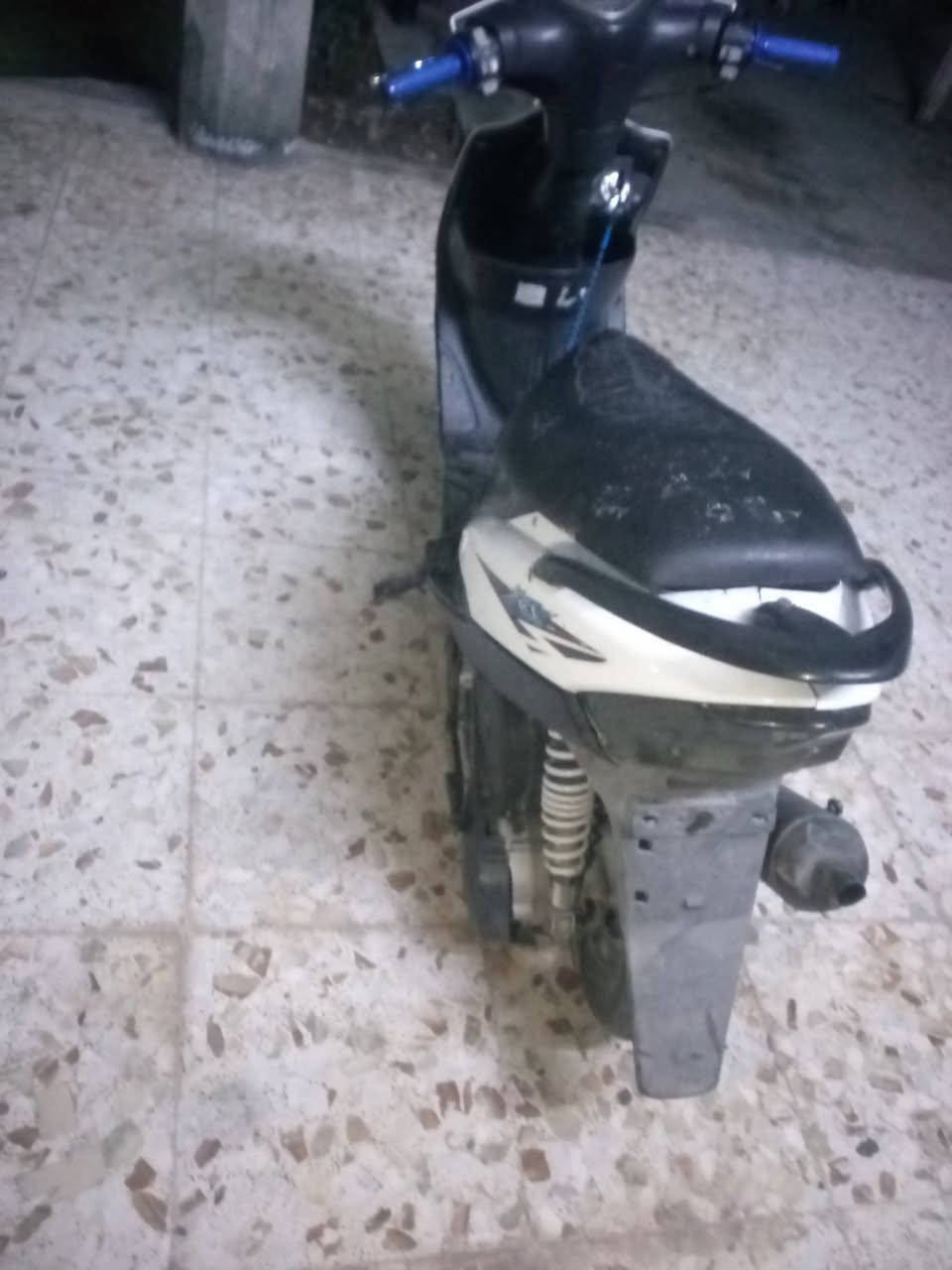 السلام عليكم 
ماكس عدله مكينه مكفوله من تبخير وتنقيص 
تخم تاير جديد 
كفرات اربع ولفات 
يدات KOSO
دشبول اكتروني 
صالنصه رياضي 
لايت عدسه رماش وعالي 
كهرباءيات شغاله كله
نقص بس قمجي مال عداد وفج امامي 
سعره400وبيه مجال 
مكاني بسمايه 
رقمي ***********
متواجد خاص
