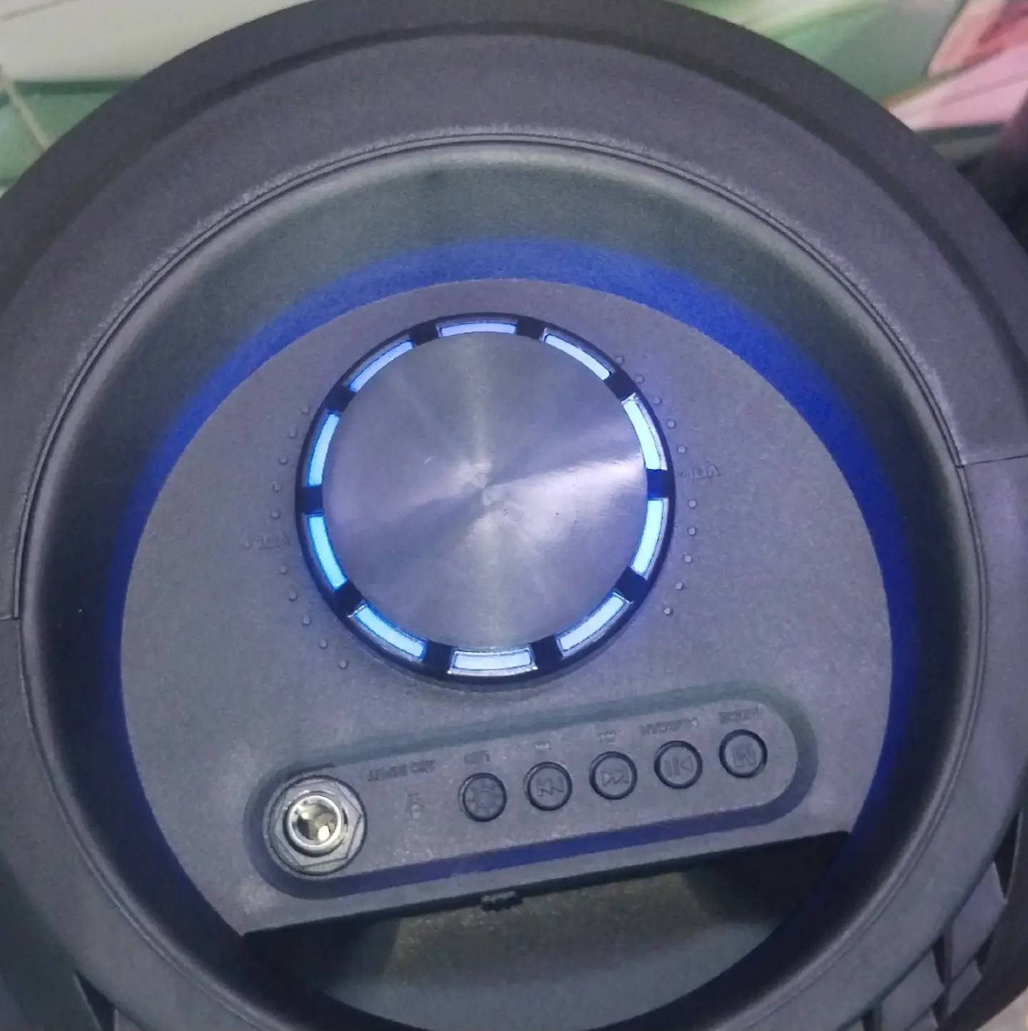 سبيكر كبير حجم 16 انج
فول مواصفات  
دبل سماعة صوت عالي جدا و واضح 
بلوتوت  ..   رام  ..   فلاش رام  ..  مايك واير 
نشرة الوان متغيرة 
55 الف واصل جميع المحافظات 
للحجز خاص او  وتساب
***********
