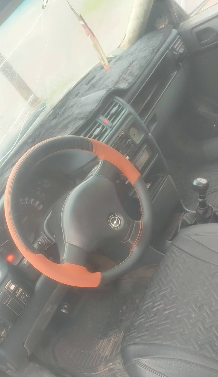 السلام عليكم
اوبل فكترا 1990 محرك 20 
محرك جديد قبل شهر سويته گير جديد كهربائيات كله جديد  
سياره قطره خياس مابي صبغ جديد صار 15 يوم 
سياره مرتب ومعمر واحد على واحد  
4 سماعات جديده مضخم صوت 
سياره مدوشمه جلد من الداخل درجه اولى 
كلشي بي جديد ومبدله  مناقصه كلشي  بالحقيقه بعد احله من الصور 
مكان السياره طوز خورماتو 
السعر 43 مع مجال 
للأستفسار ***********
