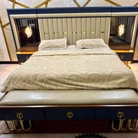 جربايه. تحتوي علا. 6 مخازن داخليه حجم المخزن الواحد طول 100 عرض 50 خشب...