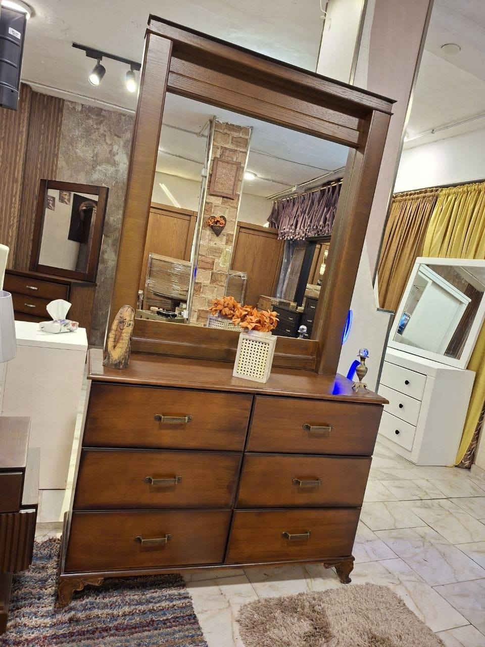 غرفة نوم ماستر 🛌 ثقيله 👌🏻 و فخمه جداً 🤍 عمق 60-سم ، خشب لاتيه 18 🪵أندونيسي ماركة الدب و زان🪾بالكامل ، دهان  فاخر جدآ ،👌🏻 ( مواصفات و تفاصيل مميزه 💛✨بالإضافة لجودة التشطيب العاليه 👌🏻) ✅
.


**إذا كنت صاحب هذا الإعلان وتريد حذفه لأي سبب، رجاءا أرسل رسالة إلى الدعم الفني**