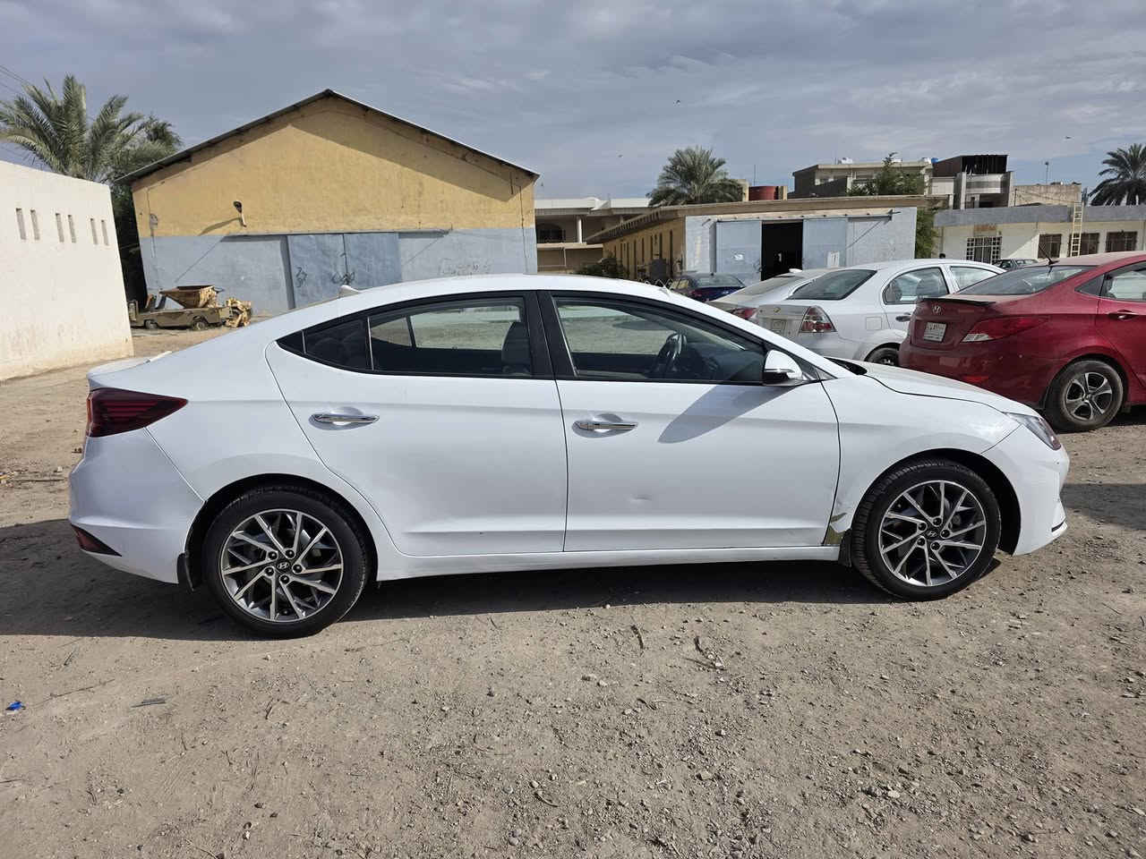 السلام عليكم هونداي النترا خليجي ٢٠١٩ فتحه مكينه ٢٠٠٠ ماشيه ١١٥ الف السونار مرفق بغداد انكليزي السياره بسمي مكان السياره بغداد الكرخ للاستفسار زين *********** اسيا ***********
