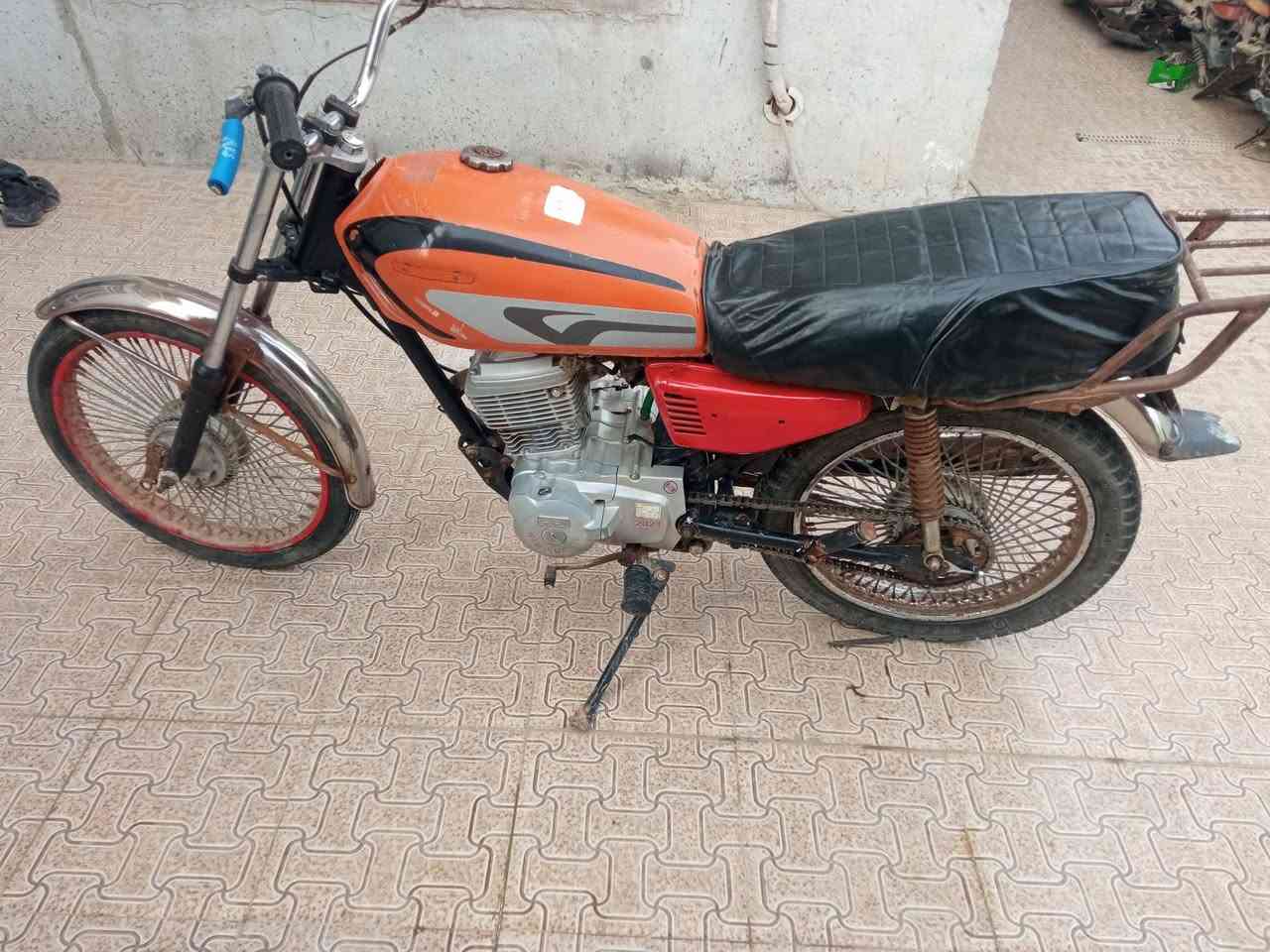 كلك 21محرك مامفتوح دراجه حلو رقم شاصي 300مو شراي لاتعبني رقم شاصي بيها***********
