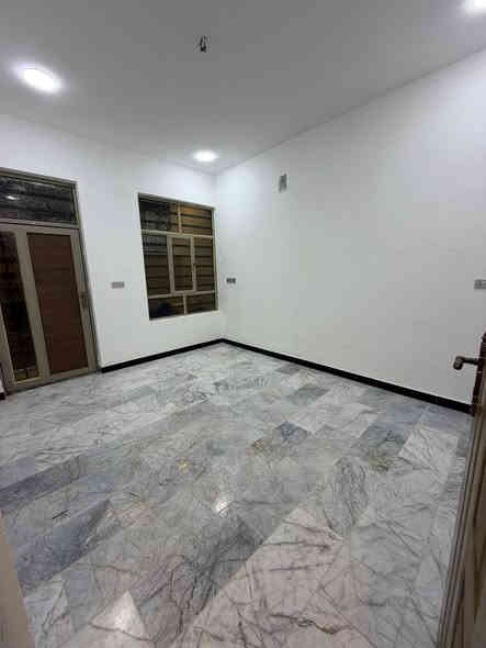 مشتمل 75م #للبيع واجهه 5 نزال 15 " زيرو 2025 "
استقبال و 3 غرف نوم و خدمات طابقين 

#السعر 190 مليون وبي مجال / طابو ملك صرف
الشعب عدن خلف جامع الجهاد و قرب الشارع العام

***********
