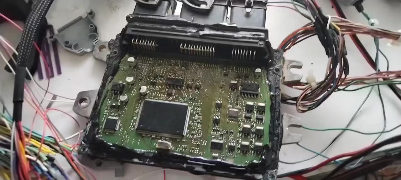 السلام عليكم عقل نيسان خط مجول 3 ما يشتغل
الحمدلله كمل العقل مع تصليح خط ٣ من المجاول
بالمناسبة اشتغلو بالي يرضي الله لا تخسرون الناس والله ماخذين من السياق ٩٠ الف بدون ما يشتغل العقل بصوره صيحة
ورشة عباس الشريس فحص وتصليح العقول ***********
