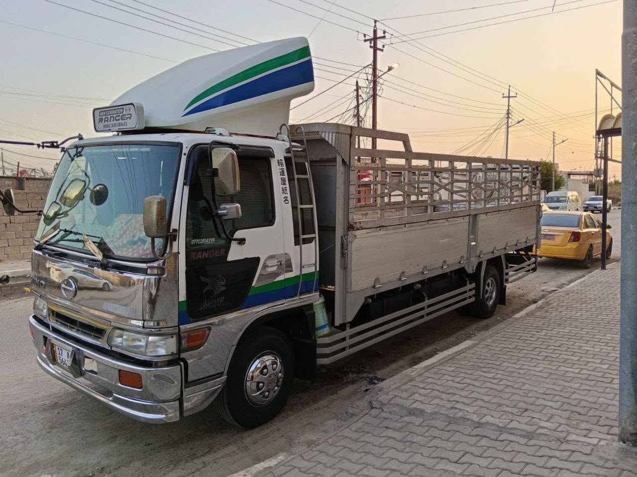 سلام وعليكم 
البيع هينو انكر 
سته وربع سياره مطوله 
تخم تاير 
كبات اصلية 
بدي قطعتين 
حداديه خير من الله
تبريد خير من الله
مكينه 80عادي
فقط تبخير بدون تنقيص
ما بيه اي نقص 
رقم انكليزي دولي
باسمي سياره
شرط تحويل 
عنواني البصرة
سعر 210$وبيه مجال 
***********
