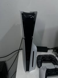 بلي 5 سلم للبيع مع اقراص ٣ بيس 2019 باتلفيلد1 جي تي اي 5 مع يده إضافيه...