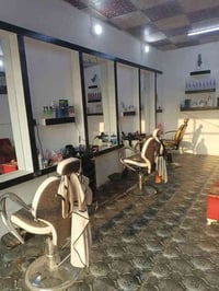 مطلوب حلاق • ايجار الكرسي • كوفه شارع المعمل