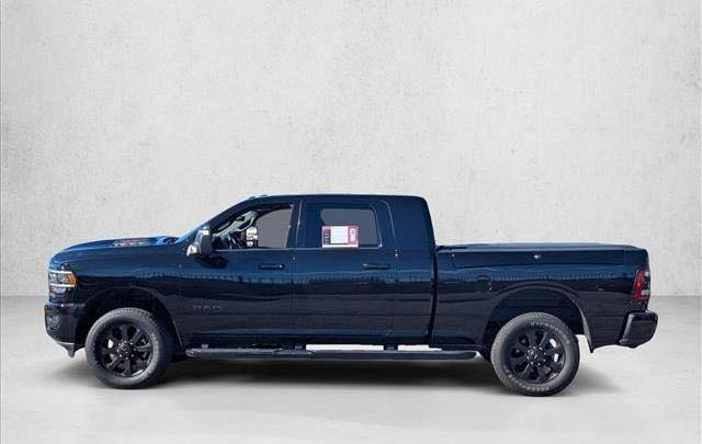 2023 RAM 2500
Laramie Mega Cab. 6”4 box 4WD
One owner 
Clean title
No accident
$55,000
DM for more details


**إذا كنت صاحب هذا الإعلان وتريد حذفه لأي سبب، رجاءا أرسل رسالة إلى الدعم الفني**