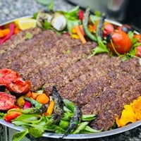 لحم طازج • جودة ثابتة • التزام بالمواعيد
