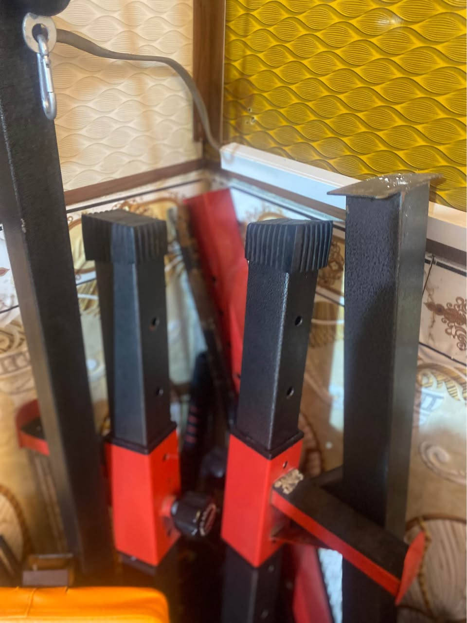 سلام عليكم جهاز ابو مصطبة كامل من سلك سلك عريض وسلك زت ووزان 28 كيلو ووياء اضافيات دمبلاصات وبار زت جاهز كامل ماعدى قواعد الي يستند عليه ثنين فقط نقص باقي كله كامل ونضافة شوفت عينكم سعر 175 قفل بدون مداهر سبب لبيع ماعندي مكان مكاني بصرة تنومة 
رقم الهاتف 
*********** البصرة, العراق
