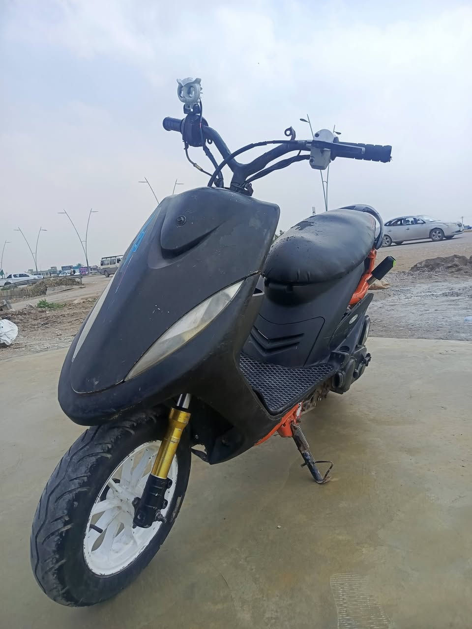 السلام عليكم ماكس عدله
كهربائيات شغاله كلها..سف هندر نگره...منضومه كلجات كلها جديده...مكينه55تخبل شلعه ومعدل ڜگ الگاع...
وياله وتواير جدد.. سعر..350.
***********
