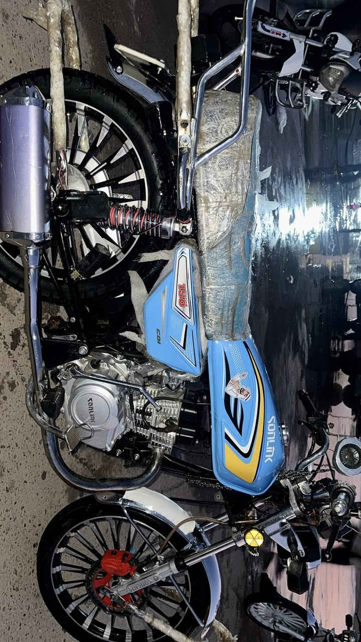 السلام عليكم اخوان
دراجه سونك 2025
محرك150s ما واصلته سبانه 
لون بحري مميز 
أوراق كامله وگمرگ
صالنصه رياضي 
شلعه فول
دراجه خير من الله 
مثل ما شوف بعينك… 
العنوان/صلاح الدين _بلد_ناحية يثرب 
هـ:***********
السعر خاص 
ما تشتري لا تعبني فدوه اروحلك 🌷
