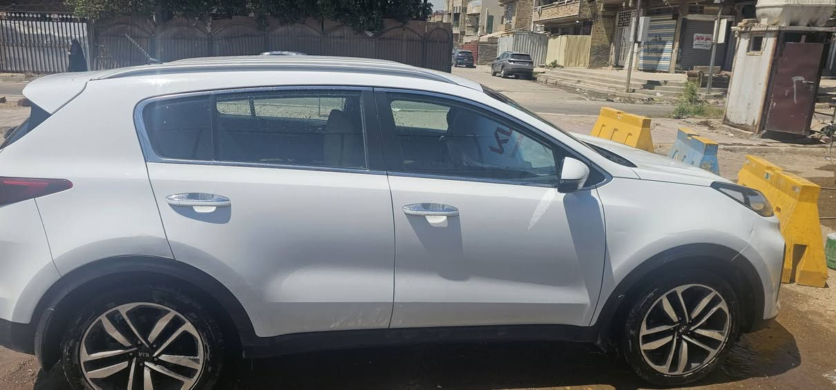سلام عليكم..
كيا سبورتج السعر  184 
موديل2019 بغداد خليجي 
ماشيه 59
ببها بارد بسيط سونار موجود
قطعتين تبريد 
ثلاثه انظمه قياده
العنوان بغداد بلديات... ***********
السعر 184
