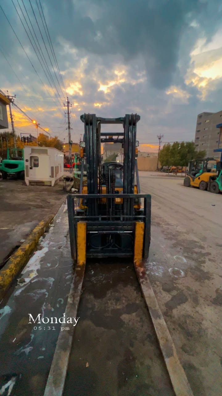 السلام عليكم رافعه كتر بلر موديل 2015كير محرك كله ابلادي منفيس شمالي 3حركات 3سلايتات تخم تاير جاهزه من كلشي  ‭0771 058 0895‬
